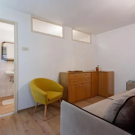 House Annie Vakantiehuis Drivenik